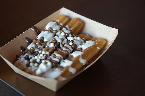 Auch Churros mit verschiedenen Soßen gibt es bei Frittenwerk.
