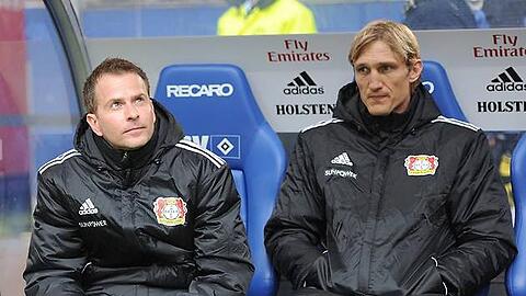 Gehen ab dem Sommer nach gut einem Jahr Zusammenarbeit wieder getrennte Wege: Leverkusens Trainerduo Sascha Lewandowski (l.) und Sami Hyypiä.