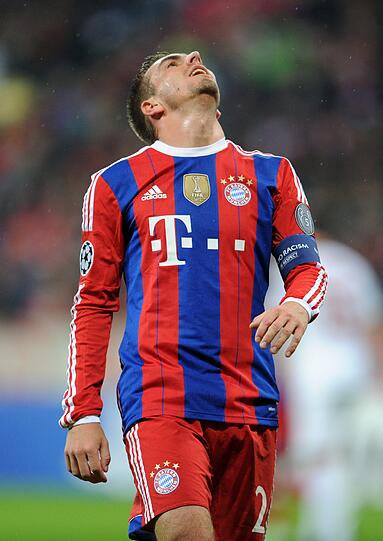 2. Philipp Lahm: Von 30 auf 28 Millionen Euro.