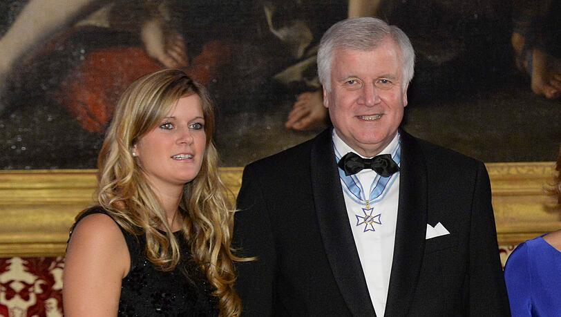 Susanne Seehofer mit ihrem Vater Horst beim Neujahrsempfang 2014. Susanne Seehofer mit ihrem Vater Horst beim Neujahrsempfang 2014.