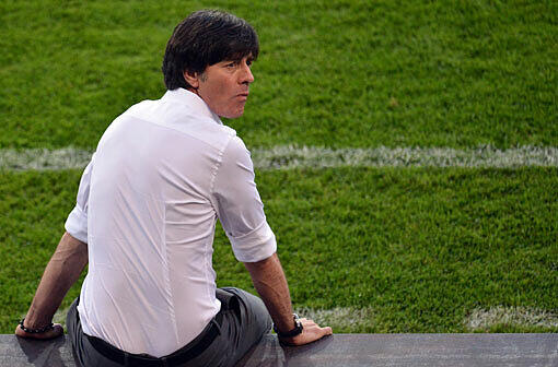 Jogi Löw ist sauer: Jemand hat hinter seinem Rücken Geheimnisse ausgeplaudert. (Archivbild)