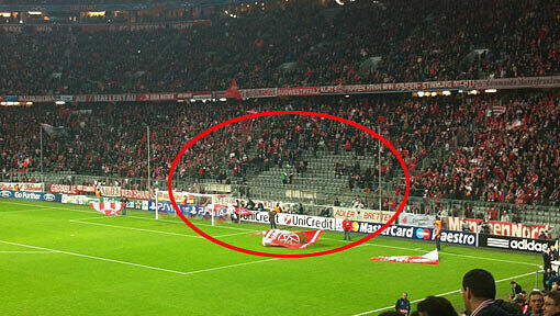 Verärgert wegen der Sicherheitsbestimmungen blieben viele Bayern-Fans der Südkurve beim Spiel gegen Lille fern. Verärgert wegen der Sicherheitsbestimmungen blieben viele Bayern-Fans der Südkurve beim Spiel gegen Lille fern.