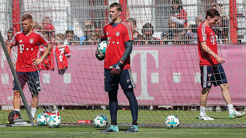 Auf dem Weg zurück ins Bayern-Tor: Manuel Neuer.