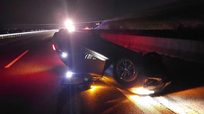 Der 23-jährige Fahrer konnte sich nach dem Unfall selbst aus seinem BMW befreien.
