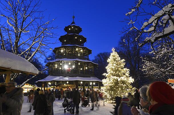Beim Weihnachtsmarkt am Chinesischen Turm herrscht immer eine besondere Atmosphäre. Beim Weihnachtsmarkt am Chinesischen Turm herrscht immer eine besondere Atmosphäre.