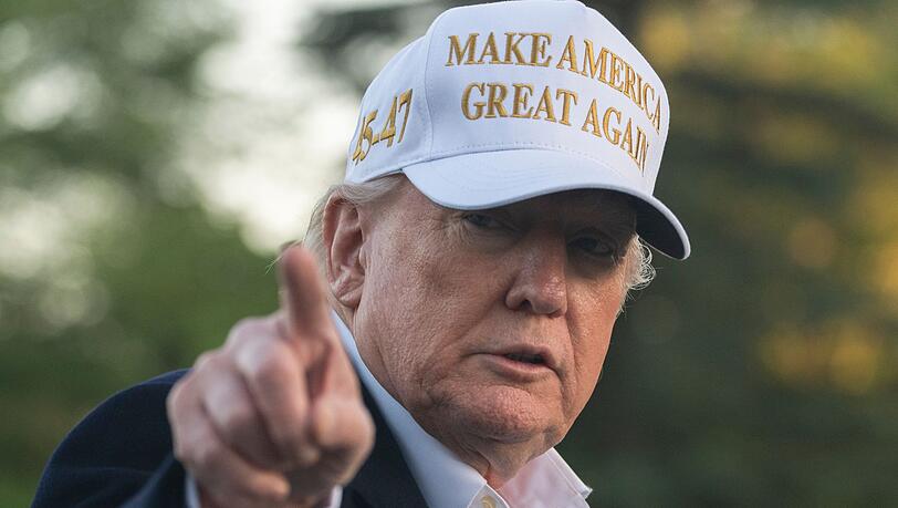 Die Umfragen zu Trumps ersten 100 Tagen im Amt gefallen dem US-Präsidenten nicht. (Archivbild)