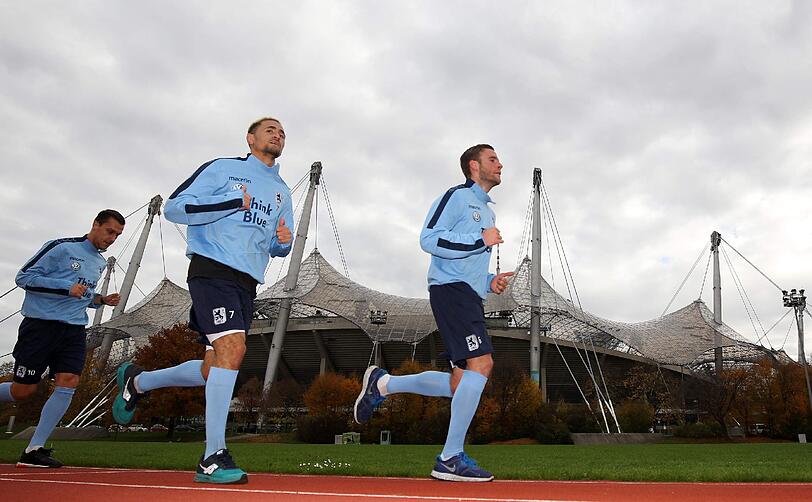 Pieksen und laufen: Die Spieler des TSV 1860 beim Laktattest am Olympiagelände. Klicken Sie sich durch die Bilder.