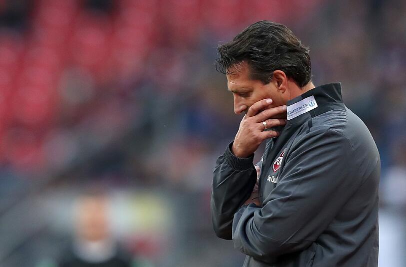 Für Alois Schwartz wird nach der vierten Niederlage in Serie die Luft dünn.