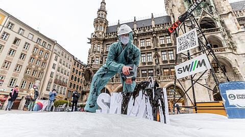 2020 haben Aktivisten gegen die Stadtwerke protestiert.