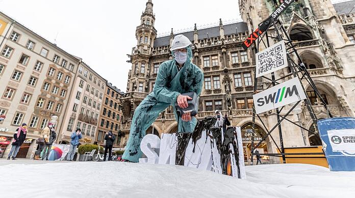 2020 haben Aktivisten gegen die Stadtwerke protestiert.