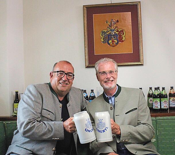 Hier war noch alles in Ordnung: Wolfgang Unertl (links) mit dem Geschäftsführer Stefan Haunberger. Hier war noch alles in Ordnung: Wolfgang Unertl (links) mit dem Geschäftsführer Stefan Haunberger.