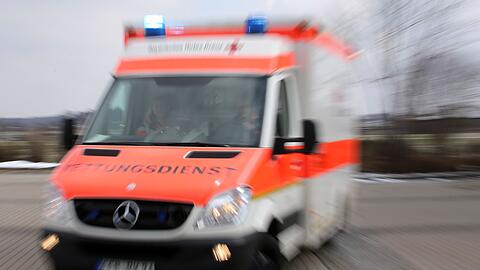 Der 88-J&auml;hrige kam nach dem Unfall in ein Krankenhaus. (Symbolbild)