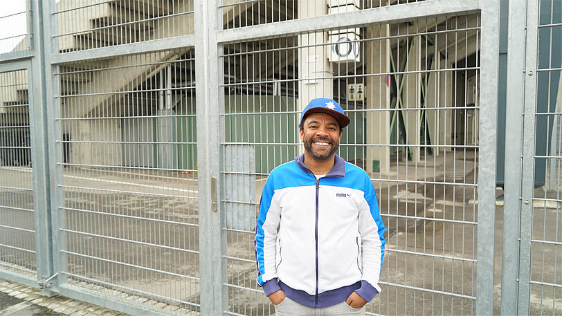 Simon Pearce über die Stehhalle: "Man muss eigentlich im ganzen Stadion stehen."