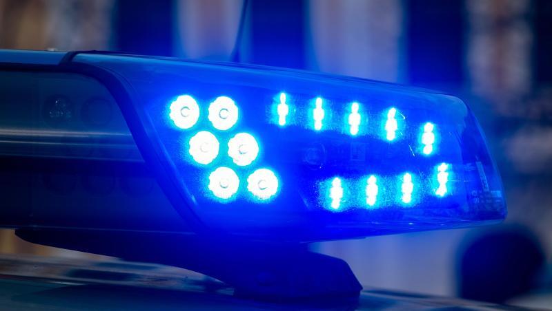 Ein Blaulicht der Polizei leuchtet auf. Foto: Klaus-Dietmar Gabbert/dpa-Zentralbild/ZB/Symbolbild Ein Blaulicht der Polizei leuchtet auf. Foto: Klaus-Dietmar Gabbert/dpa-Zentralbild/ZB/Symbolbild