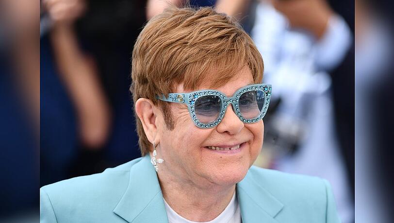 Elton John lebt seit 35 Jahren abstinent.
