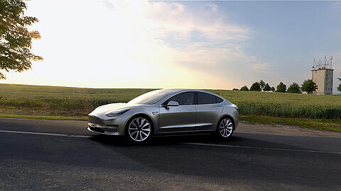 Ein Foto des US-Elektrofahrzeugherstellers Tesla Motors mit dem neuen Model 3. Foto: Tesla Motors