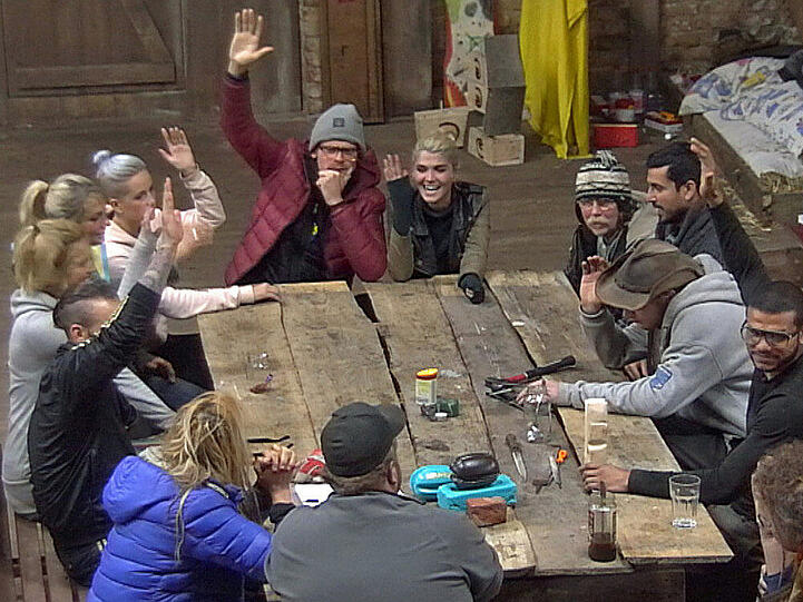 Die Bewohner von "Newtopia" stimmen über neue Regeln ab