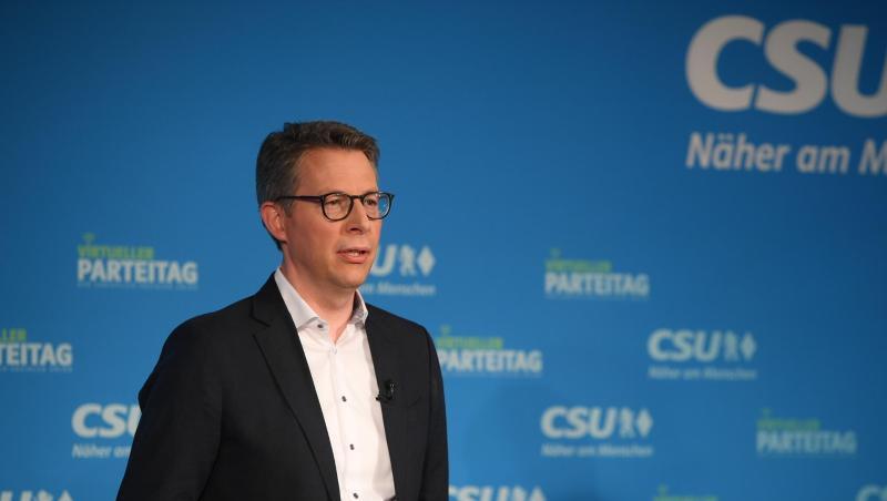 Markus Blume, CSU-Generalsekretär, steht bei einem Gespräch auf der Bühne. Foto: Lino Mirgeler/dpa-Pool/dpa Markus Blume, CSU-Generalsekretär, steht bei einem Gespräch auf der Bühne. Foto: Lino Mirgeler/dpa-Pool/dpa