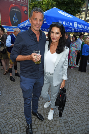 Patrick Graf von Faber-Castell und seine Ex-Frau – Schauspielerin Mariella Ahrens – ließen sich gemeinsam ablichten.
