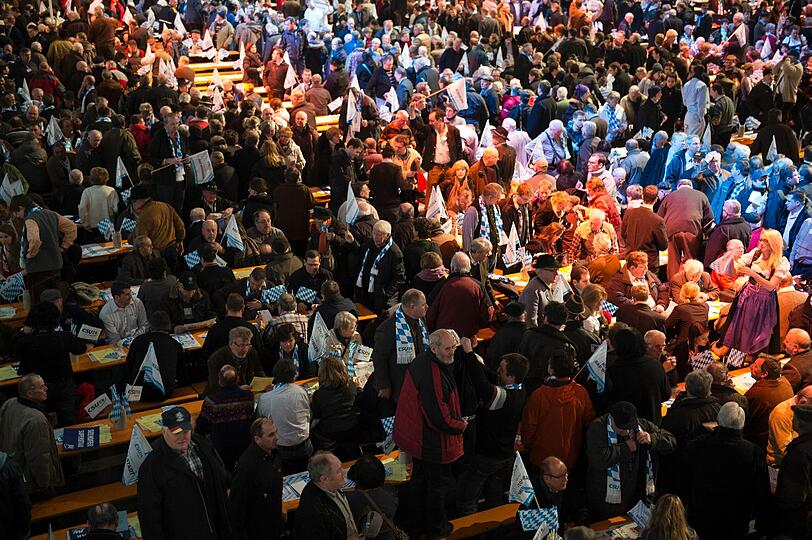 Politischer Aschermittwoch der CSU in Passau - die Bilder aus der Dreiländerhalle