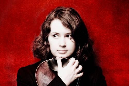 Diese Sanfte haut mit Schwung in die bildungsbürgerliche Magengrube: Patricia Kopatchinskaja bevorzugt die Extreme