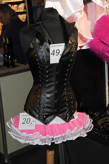 Sexy Wäsche und heiße Dessous auf der Erotikmesse "Eros und Amore" in München.