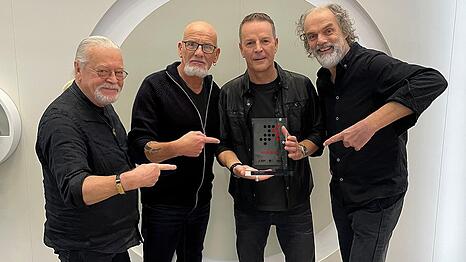 Santiano schaffen es zum neunten Mal auf die Spitzenposition der Deutschen Album-Charts.