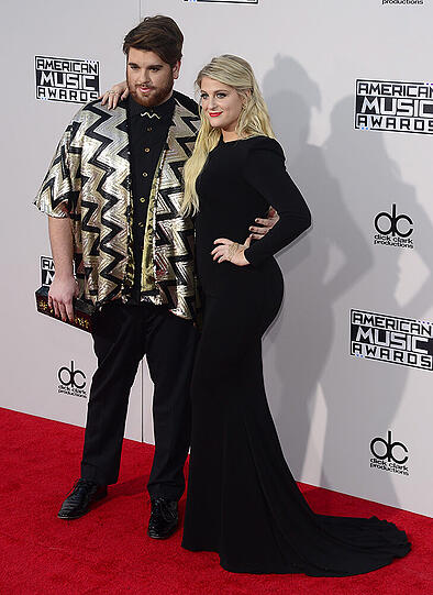 Meghan Trainor (r) und Who Is Fancy