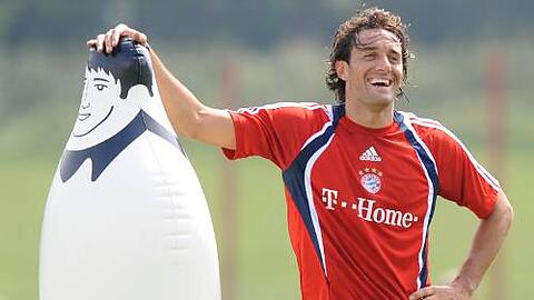 Mit Spaß im Training: Luca Toni freut sich auf sein Comeback &ndash; in der 3. Liga.