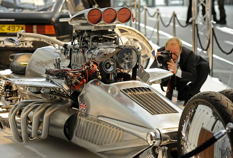 Ein Dragsters mit V-8 Motor zählt zu den Hauptattraktionen in Essen.