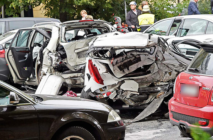 Die Bilder von der Massenkarambolage auf der Nymphenburger Straße.