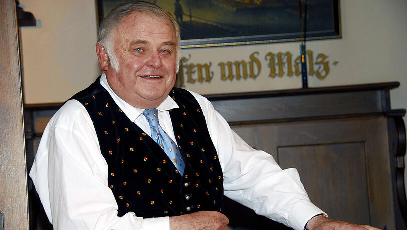 Er möchte zufrieden bleiben: Richard Süßmeier, berühmt geworden als Wirte-Napoleon (Straubinger Hof, Gaststätte Großmarkthalle, Zum
Spöckmeier, Forsthaus Wörnbrunn, Armbrustschützenzelt), wird jetzt 90.