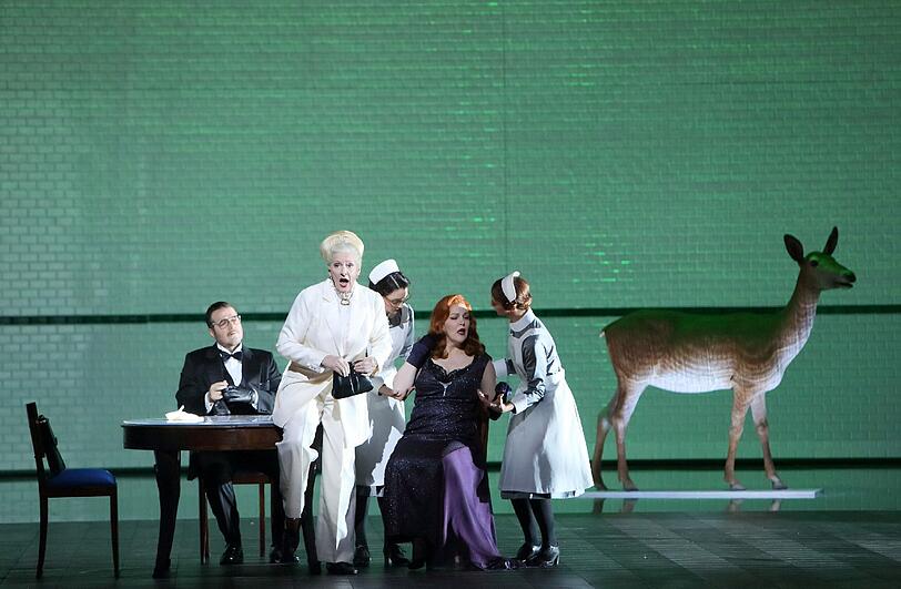 Sebastian Holecek (Der Geisterbote), Deborah Polaski (Die Amme), Adrianne Pieczonka (Die Kaiserin).