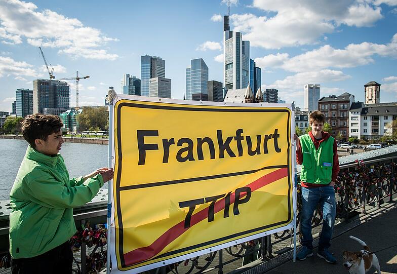 Für die TTIP-Gegner in Frankfurt ist das Freihandelsabkommen kein neuer Stopp.