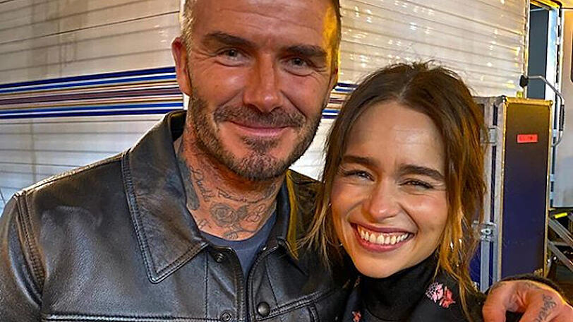 David Beckham hat mit Emilia Clarke für ein Foto posiert.