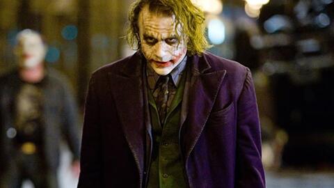 "The Dark Knight": Der Joker (Heath Ledger) fordert Batman zum Duell.