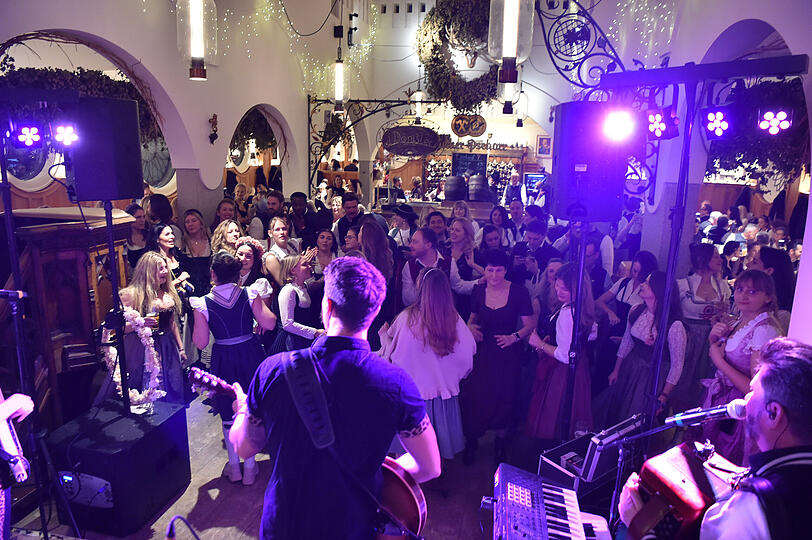 Im Donisl wurde "Tanz in Tracht" gefeiert.