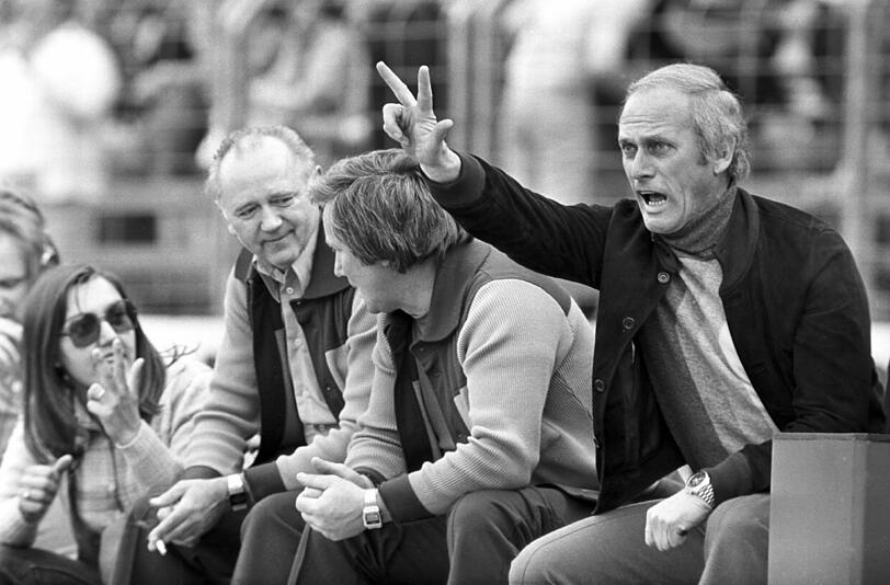 Lattek auf der Trainerbank: Es stehen sich am 29. April 1978, dem 34. Spieltag der Saison 1977/78, Borussia Mönchengladbach und Borussia Dortmund gegenüber. Das Spiel endete 12:0 für Borussia Mönchengladbach.