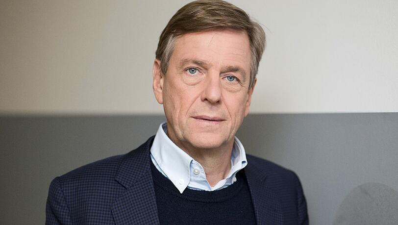 Bereits zu Beginn des Jahres wurde ZDF-Journalist Claus Kleber zum Honorarprofessor der Uni Tübingen ernannt. Bereits zu Beginn des Jahres wurde ZDF-Journalist Claus Kleber zum Honorarprofessor der Uni Tübingen ernannt.