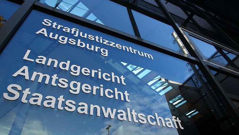 Am Landgericht Augsburg begann am 15. Oktober 2019 der Prozess gegen den Landwirt. Am Landgericht Augsburg begann am 15. Oktober 2019 der Prozess gegen den Landwirt.