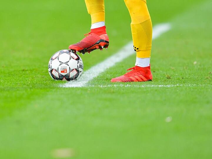 Ein Fußball-Spiel. Foto: Uwe Anspach/Archivbild