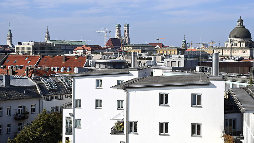 Auf Münchens Dächern könnte es bald deutlich mehr Solaranlagen geben als bisher.
