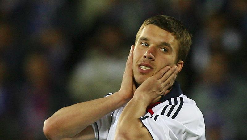 Lukas Podolski muss mehr bringen, das findet auch Bundestrainer Joachim Löw.