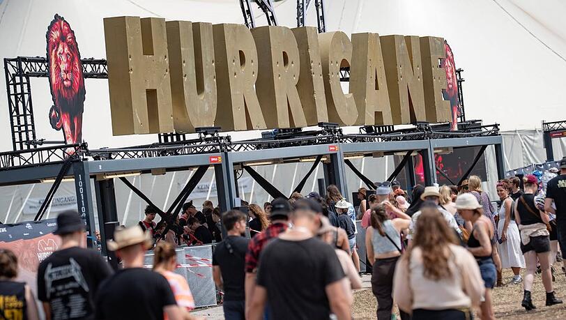 Das Hurricane feierte in diesem Jahr sein 30-jähriges Bestehen. Das Jubiläum wurde jedoch vom tragischen Tod einer Besucherin überschattet. Das Hurricane feierte in diesem Jahr sein 30-jähriges Bestehen. Das Jubiläum wurde jedoch vom tragischen Tod einer Besucherin überschattet.