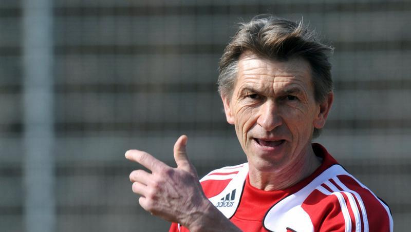 Tritt heute nicht zu Hause, sondern auswärts an: Haching-Coach Klaus Augenthaler. Tritt heute nicht zu Hause, sondern auswärts an: Haching-Coach Klaus Augenthaler.