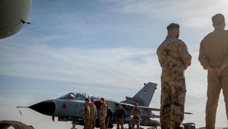 Vom Luftwaffenstützpunkt Al-Asrak in Jordanienn starten die Tornado-Aufklärungsflugzeuge während der Mission "Counter Daesh" in Richtung Syrien. Vom Luftwaffenstützpunkt Al-Asrak in Jordanienn starten die Tornado-Aufklärungsflugzeuge während der Mission "Counter Daesh" in Richtung Syrien.