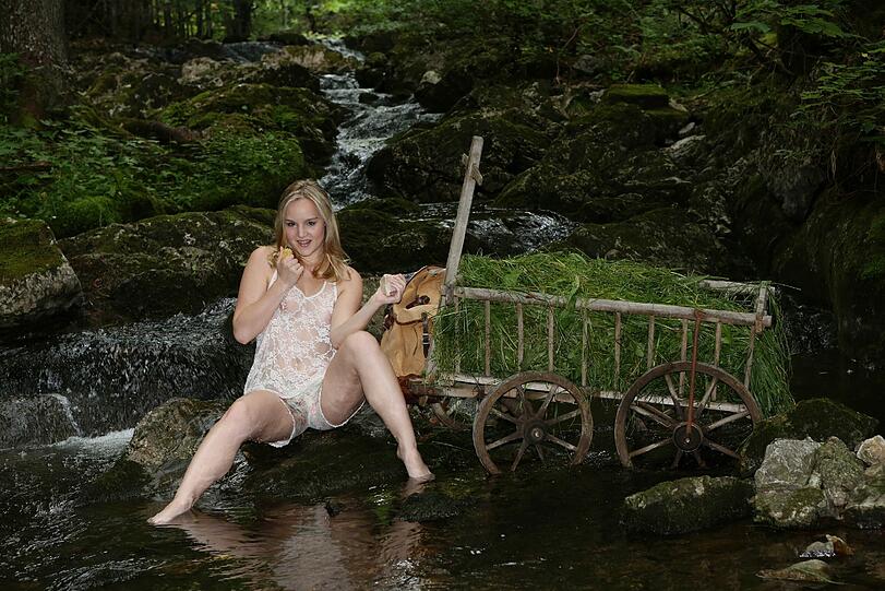 Am bayerischen Spitzingsee präsentierten sich die Models für den Bauernkalender sexy wie eh und je - hier sehen Sie die besten Bilder des Shootings.