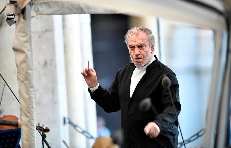 Triumph mit Beethoven: Daniil Trifonov und Valery Gergiev bei &bdquo;Klassik am Odeonsplatz&ldquo;.