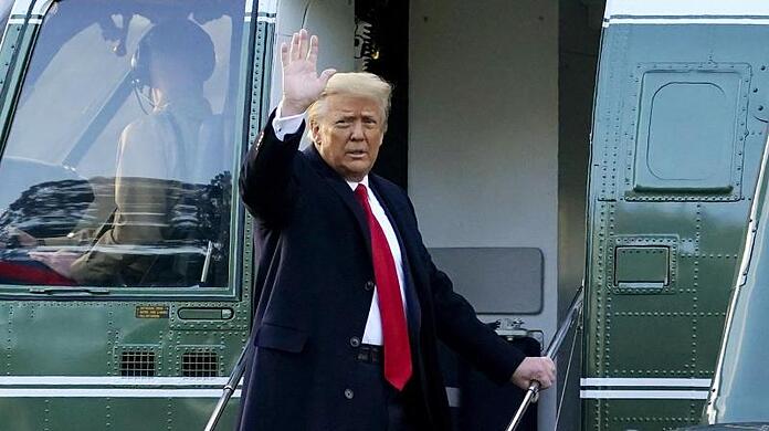 Donald Trump steigt am Tag der Amtseinführung von Joe Biden in die Marine One.