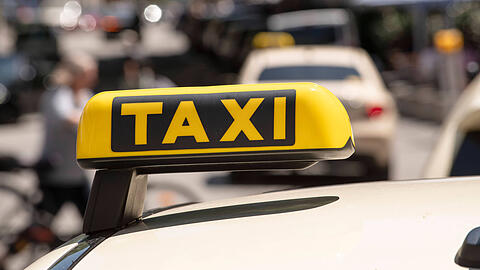 Ein Taxler aus München ist überfallen worden. (Symbolbild)